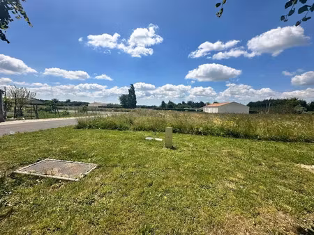 vente terrain 621 m² à thenac (17460)  47 670 €