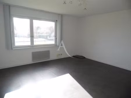 location locaux professionnels 8 pièces 74 m² à doué-en-anjou (49700)  750 €