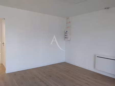 location locaux professionnels 8 pièces 16 m² à doué-en-anjou (49700)  400 €