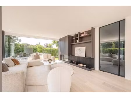 superbe villa de nouvelle construction située à quelques ...