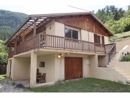 maison lumineuse avec belle vue