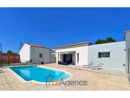 royan maison recente de plain pied avec piscine