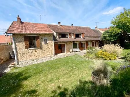 à vendre – authentique maison briarde de charme avec jardin et dépendances
