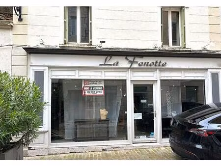 montbrison 42600 emplacement idéal centre ville. immeuble élevé sur caves. 114 m2