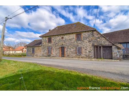 belle maison en pierres de pays et 6 000m²
