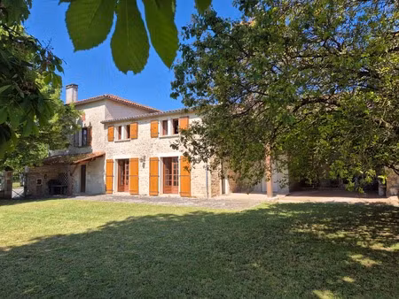 vente maison familiale ou projet de gîtes à 5 min de ruffec