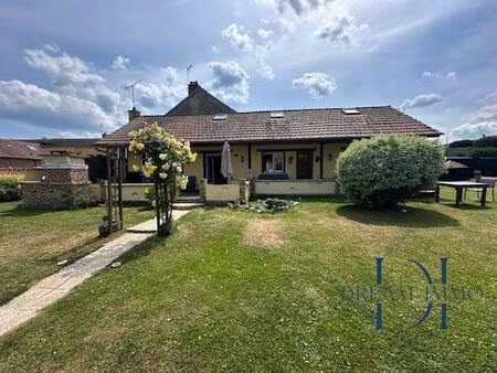 maison individuelle environ 100 m2  3 chambres  très beau terra