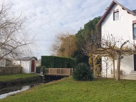 vente villa 8 pièces 200 m² à brioux-sur-boutonne (79170)  395 200 €