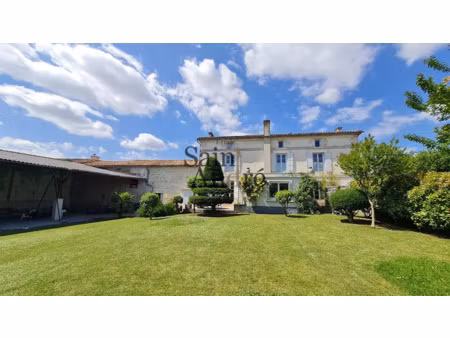 vente maison 6 pièces 218 m² à saint-saturnin (16290)  420 000 €