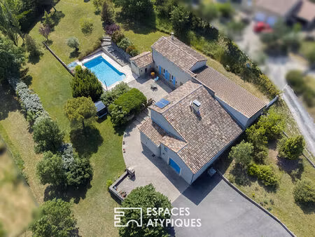 bâtisse rénovée avec piscine et terrain à bâtir en campagne ardéchoise