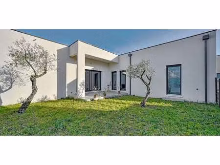 maison contemporaine avec jardin bellegarde (30)