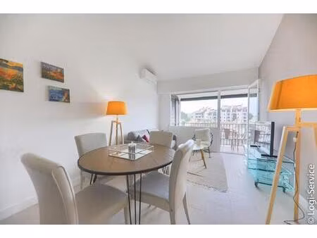 golfe de saint tropez - exclusivite -lumineux appartement renove avec amarrage port...