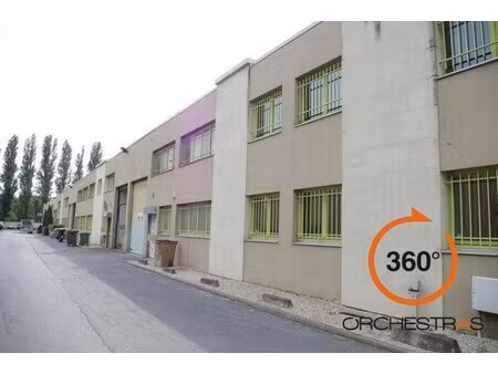 location local commercial