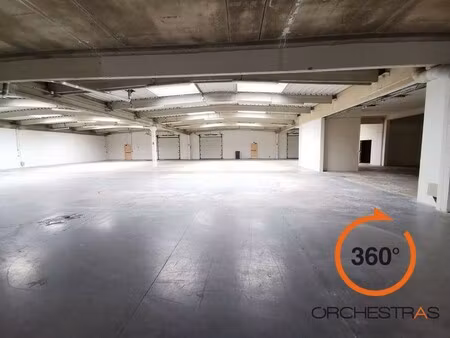 location local commercial