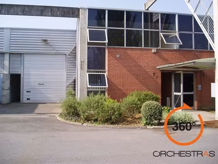 location local commercial