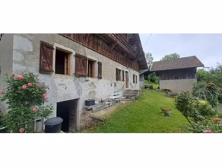 ferme savoyarde avec dépendance sur les hauteurs d'ayze