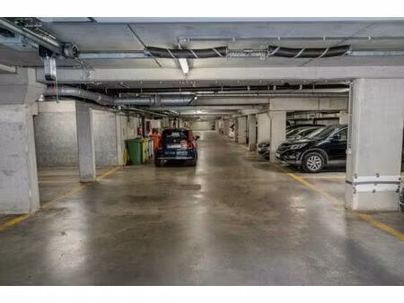 lot de 4 emplacements de parking en sous-sol