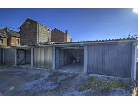 lot de 8 garages en bon etat- possibilité projet appartement