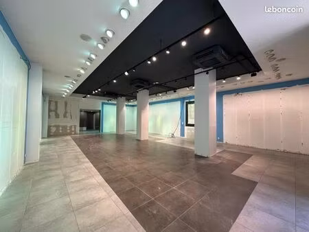 local commercial 358 m²