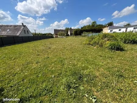 terrain 1 310 m² lesdins