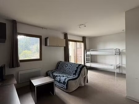 studio 2 pièces 33 m²