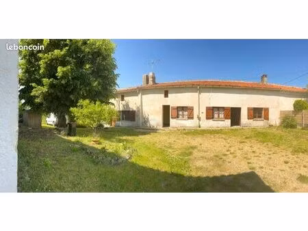 maison mitoyenne à la campagne