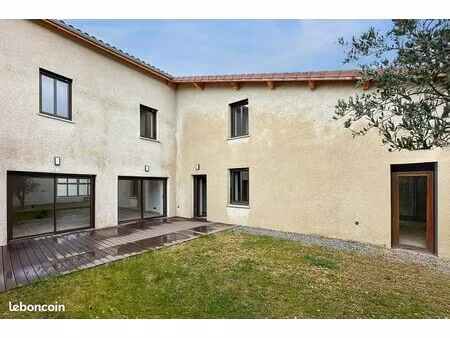 maison 7 pièces 211 m²