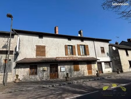 immeuble 25 pièces 910 m²