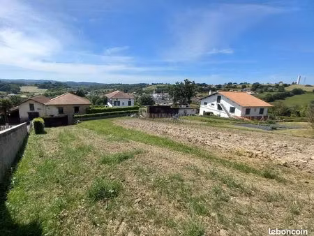 terrain 700 m² briscous