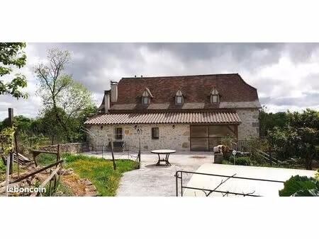 maison 10 pièces 330 m²