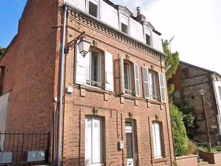 immeuble 9 pièces 111 m²