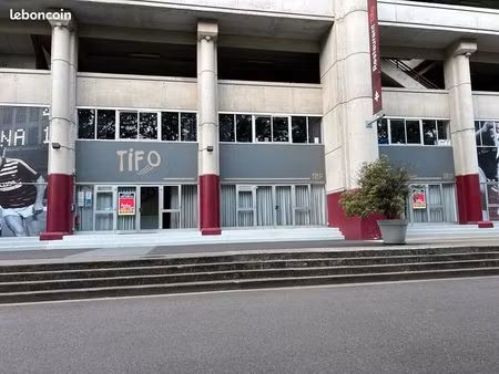 local bureaux 484 m²