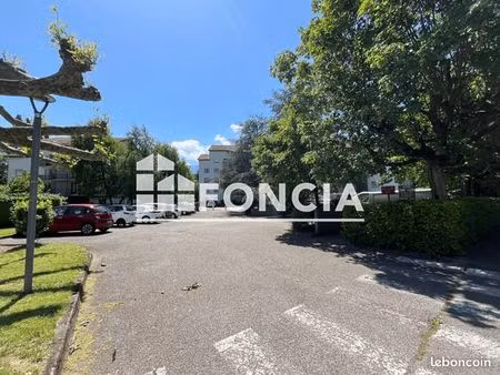 parking 15 m² echirolles