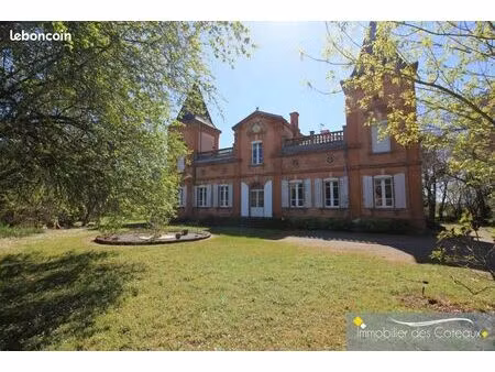 maison 8 pièces 577 m²
