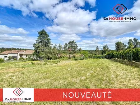 terrain 1668 m² cornille