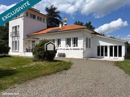 propriété 7 pièces 218 m²