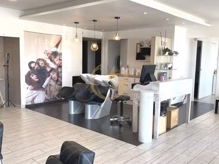 fond de commerce  salon de coiffure 92 m² lescar