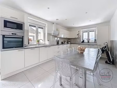 propriété 7 pièces 220 m²