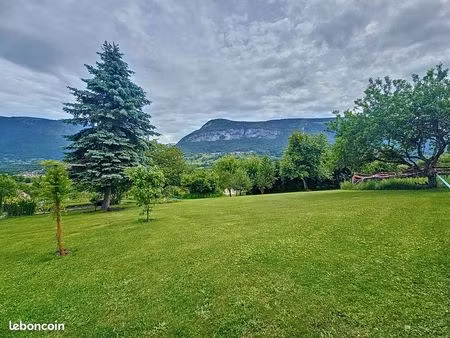 terrain 824 m² cusy