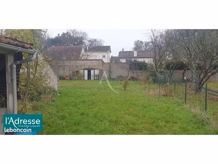 terrain 1 pièce 281 m²