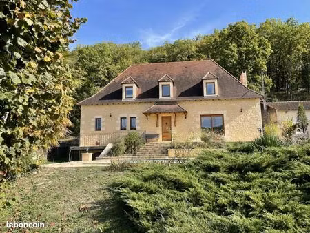 maison 6 pièces 260 m²