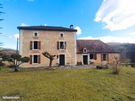 maison 6 pièces 214 m²