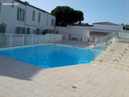 appartement 45 m² avec piscine à saint martin de re de plain pied 6 couchages