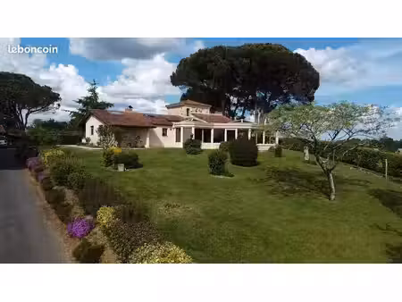 maison 6 pièces 225 m²