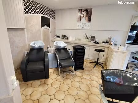 salon de coiffure 55 m² terrasson-lavilledieu