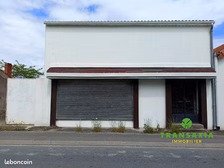 local 700 m² chaillé-les-marais