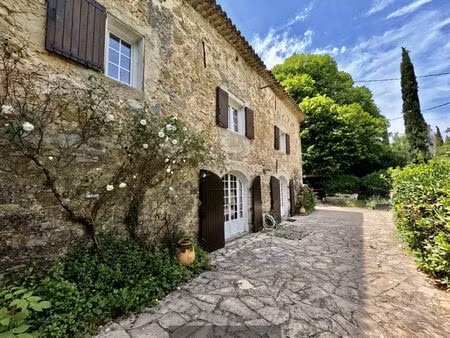 propriété 5 pièces 180 m²