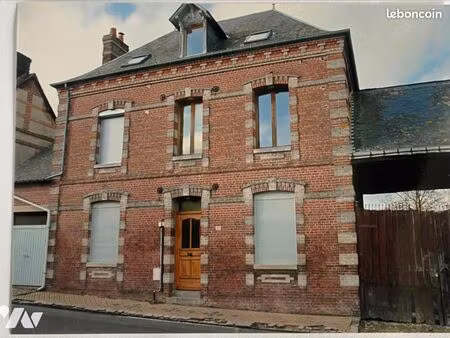 maison 8 pièces 145 m²