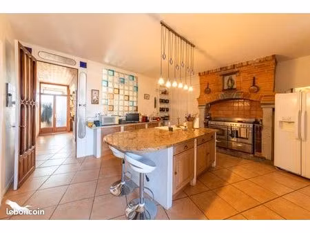 maison de ville 8 pièces 240 m²