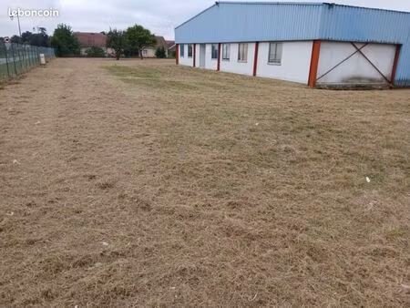 local d'activité 1 478 m²